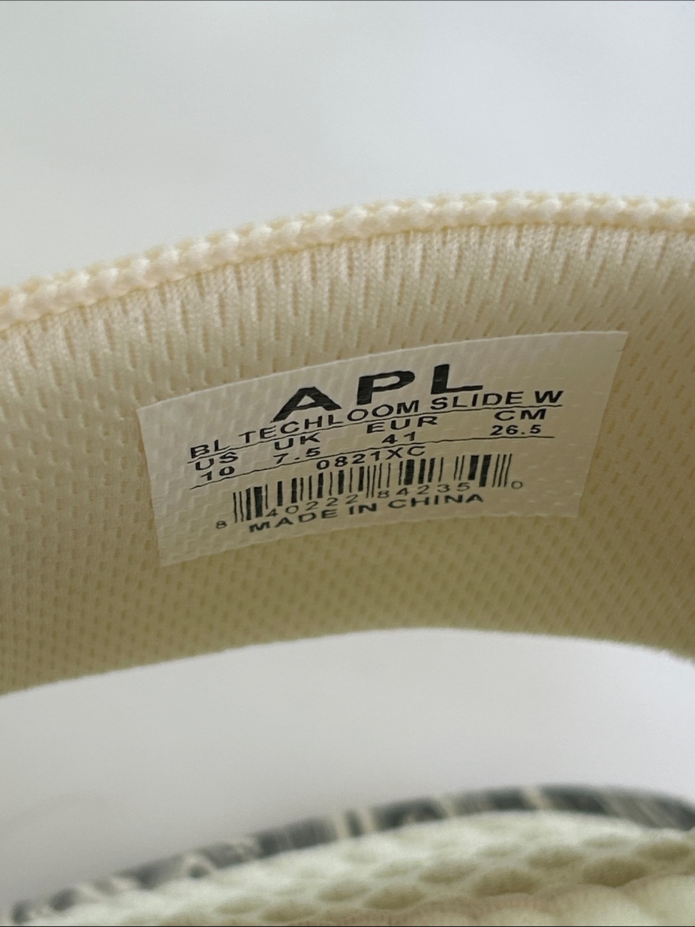 APL Women’s Techloom Slides Pristine Silver Travertine Marble Size 10 NEW in Box - Picture 4 of 6
